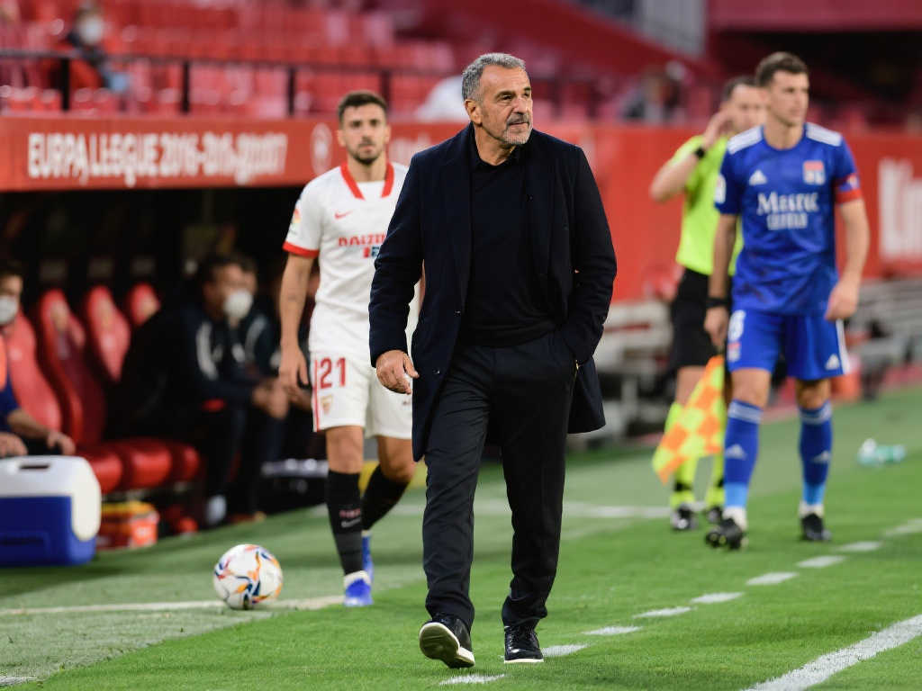 着沉重的责 着沉重的责